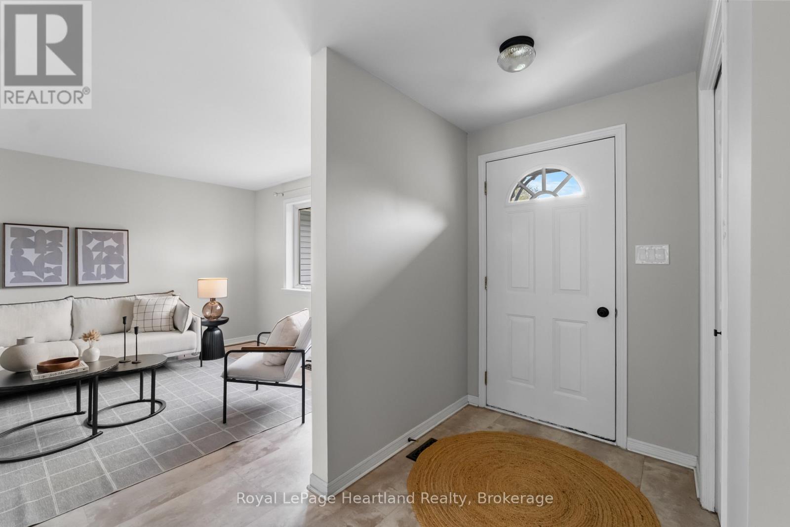 322 Main Street, Central Huron, Ontario  N0M 2H0 - Photo 6 - X12148169