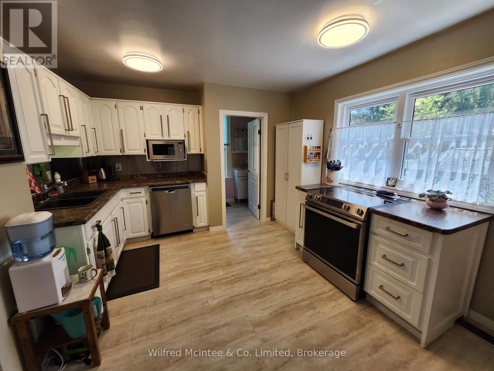 83 Richmond Street, Bluewater, Ontario  N0M 1X0 - Photo 10 - X12148194