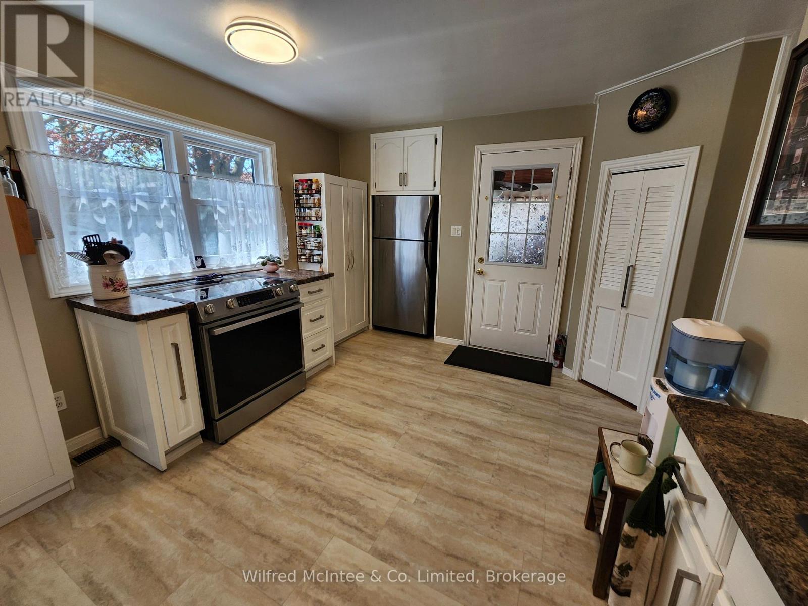 83 Richmond Street, Bluewater, Ontario  N0M 1X0 - Photo 11 - X12148194