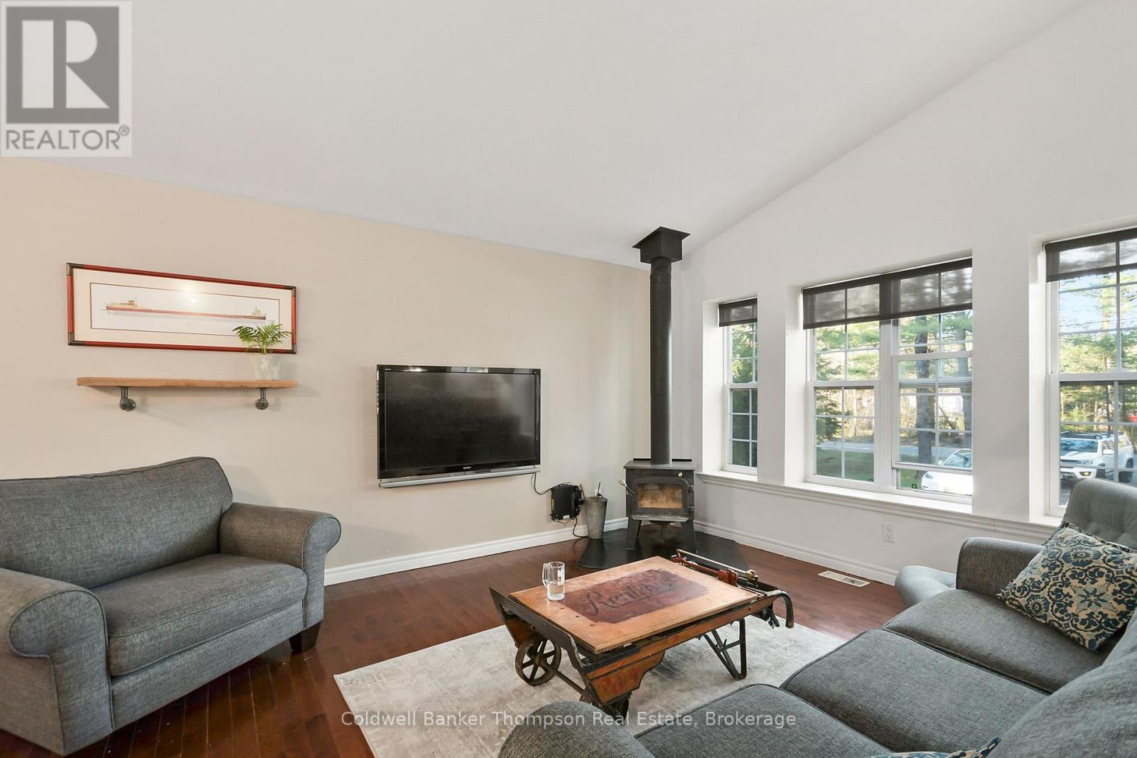 1041 Springdale Park Road, Bracebridge, Ontario  P1L 1W9 - Photo 6 - X12148214