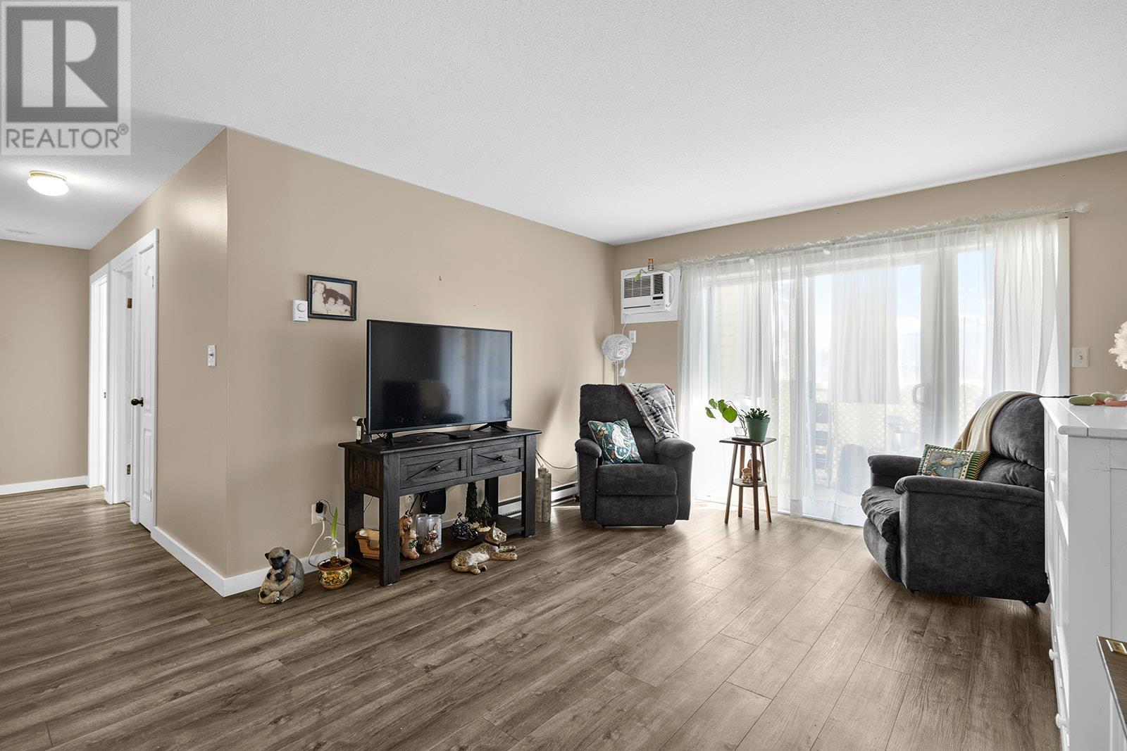 769 KLO Road Unit# 203 Kelowna Photo 3