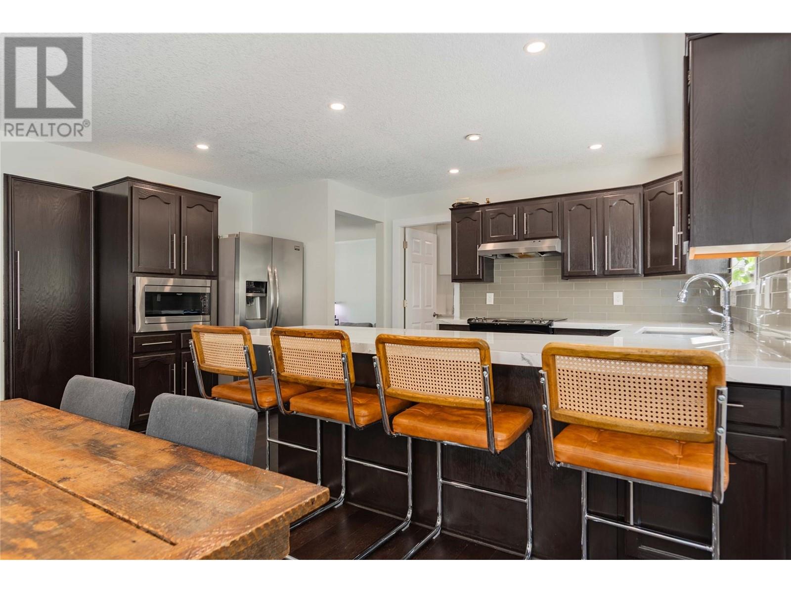 3410 WINDSOR Place, Castlegar, BC V1N4E2