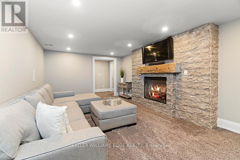 56 Oak Avenue, Hamilton, Ontario  L9H 4Y9 - Photo 26 - X12148116