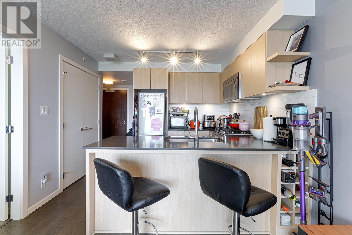 Listing Picture 9 of 23 : 1202 7733 FIRBRIDGE WAY, Richmond / 烈治文 - 魯藝地產 Yvonne Lu Group - MLS Medallion Club Member