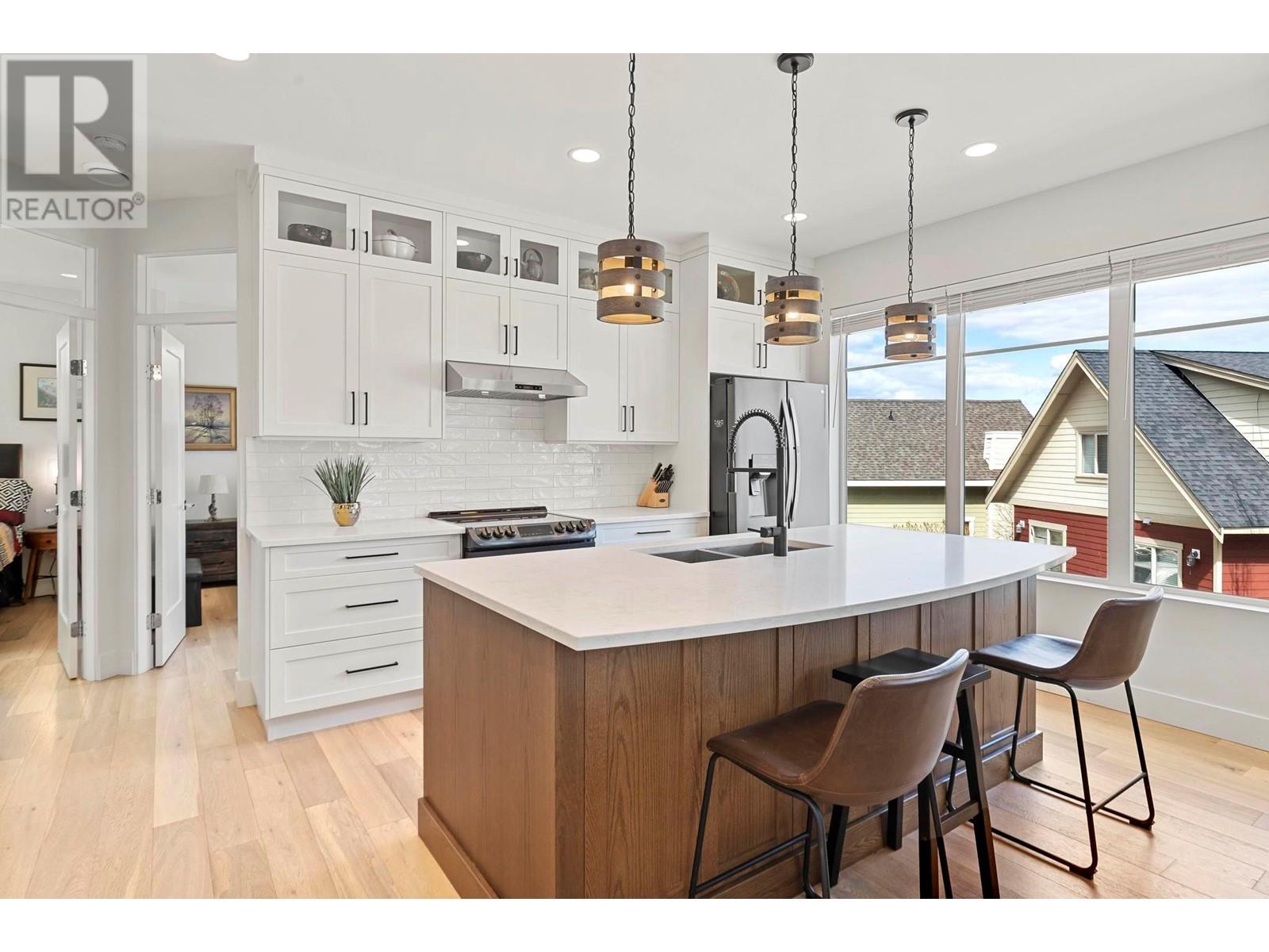 6749 La Palma Loop, Kelowna, British Columbia  V1Z 3R8 - Photo 2 - 10347570
