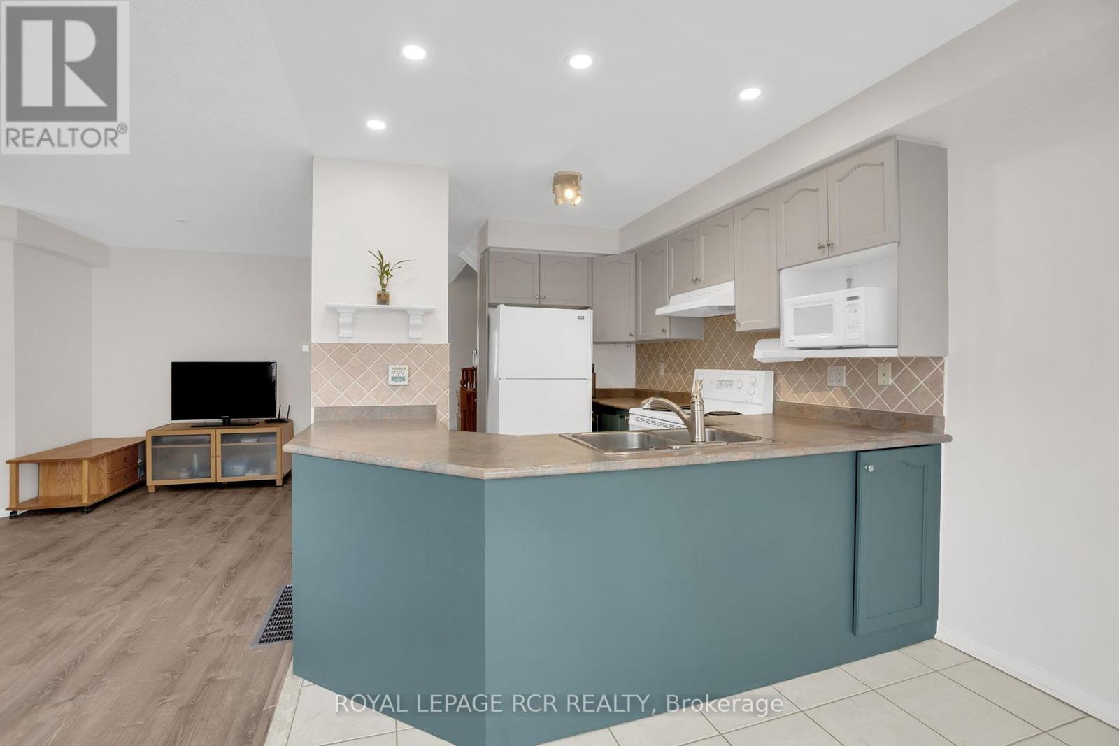13 Queensland Crescent, Caledon, Ontario  L7E 2E1 - Photo 9 - W12128080