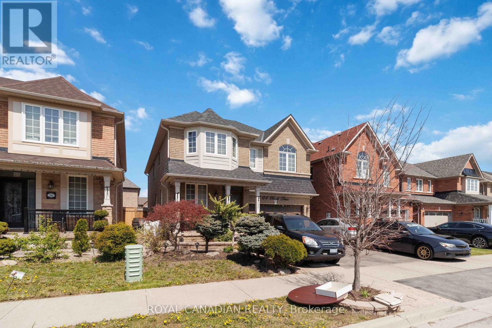 24 Powell Drive, Brampton, Ontario  L6R 0L1 - Photo 3 - W12148059