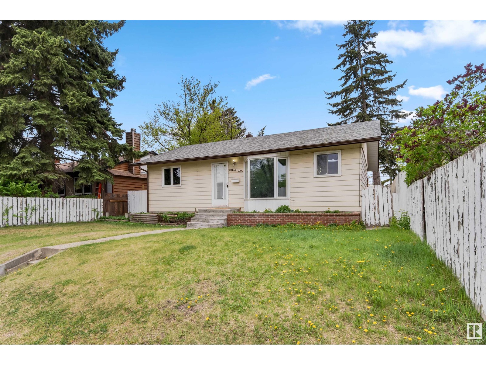 Property at 12416 141 ST NW image 2