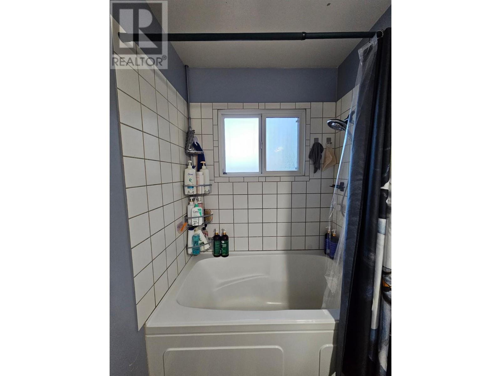 4529 49 Avenue, Chetwynd, BC V0C1J0
