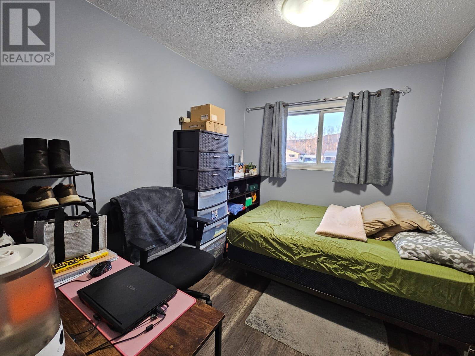 4529 49 Avenue, Chetwynd, BC V0C1J0