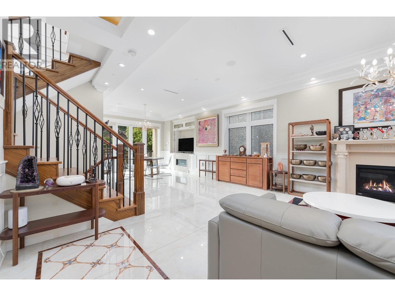 Property at 4650 W 6TH AVENUE image 2
