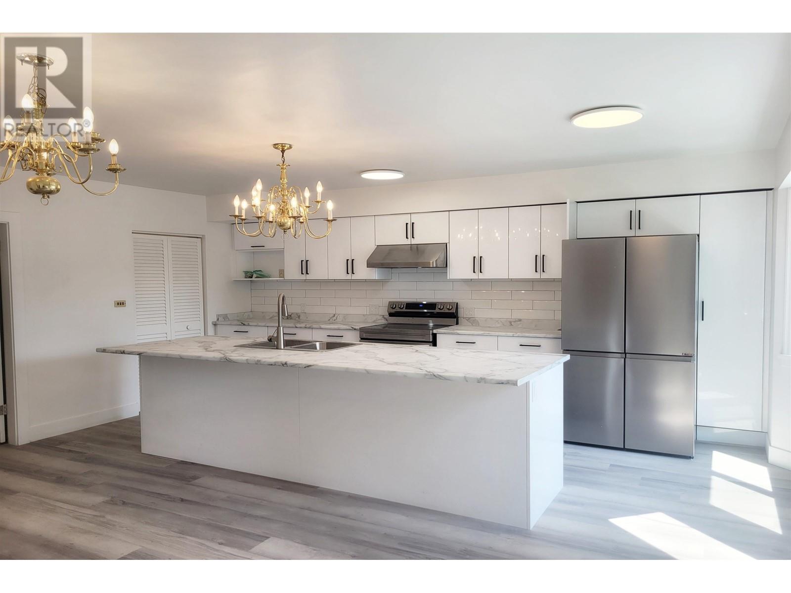 1649 W 69th Avenue, Vancouver, British Columbia  V6P 2W7 - Photo 2 - R3002754