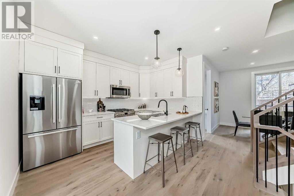 Property at 2518 16 Street SW image 4
