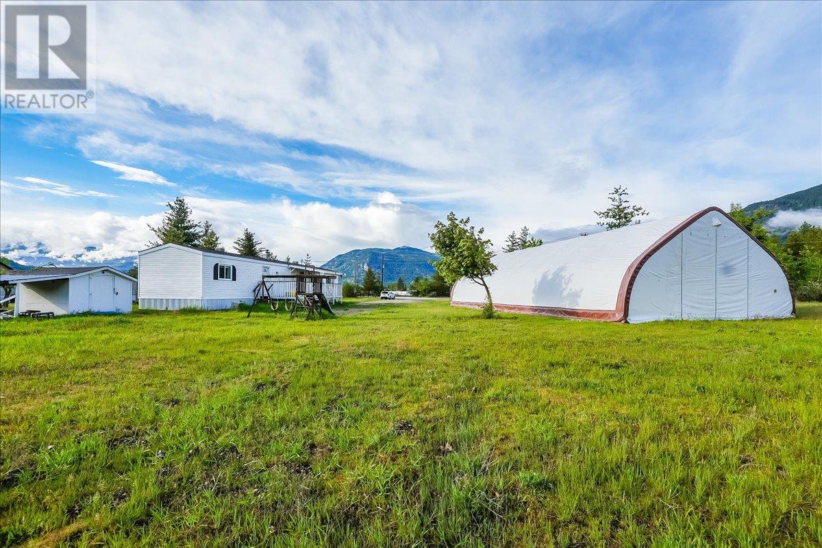 996 Waterloo Road, Ootischenia, British Columbia  V1N 4M3 - Photo 4 - 10337432