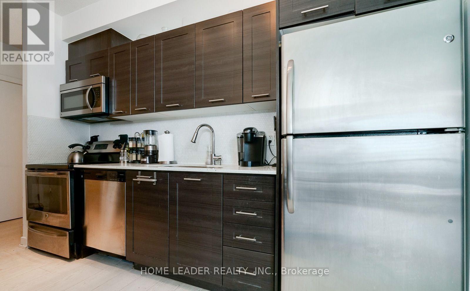 2205 - 20 Bruyeres Mews, Toronto, Ontario  M5V 0G8 - Photo 5 - C12126902