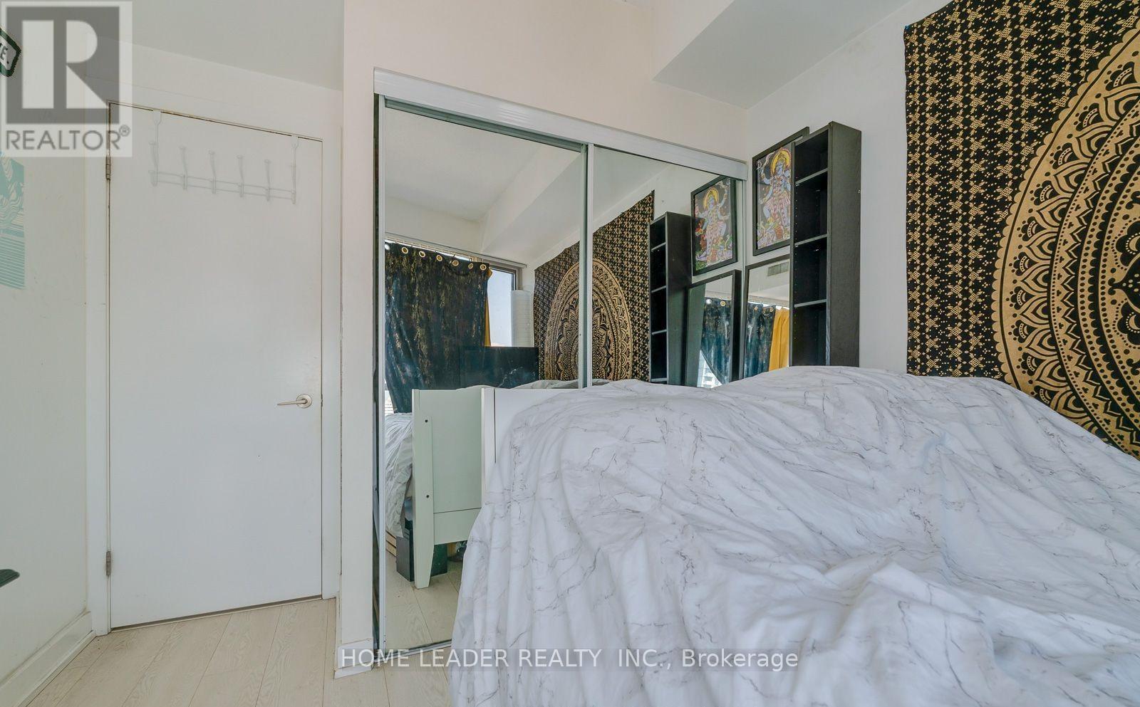2205 - 20 Bruyeres Mews, Toronto, Ontario  M5V 0G8 - Photo 8 - C12126902