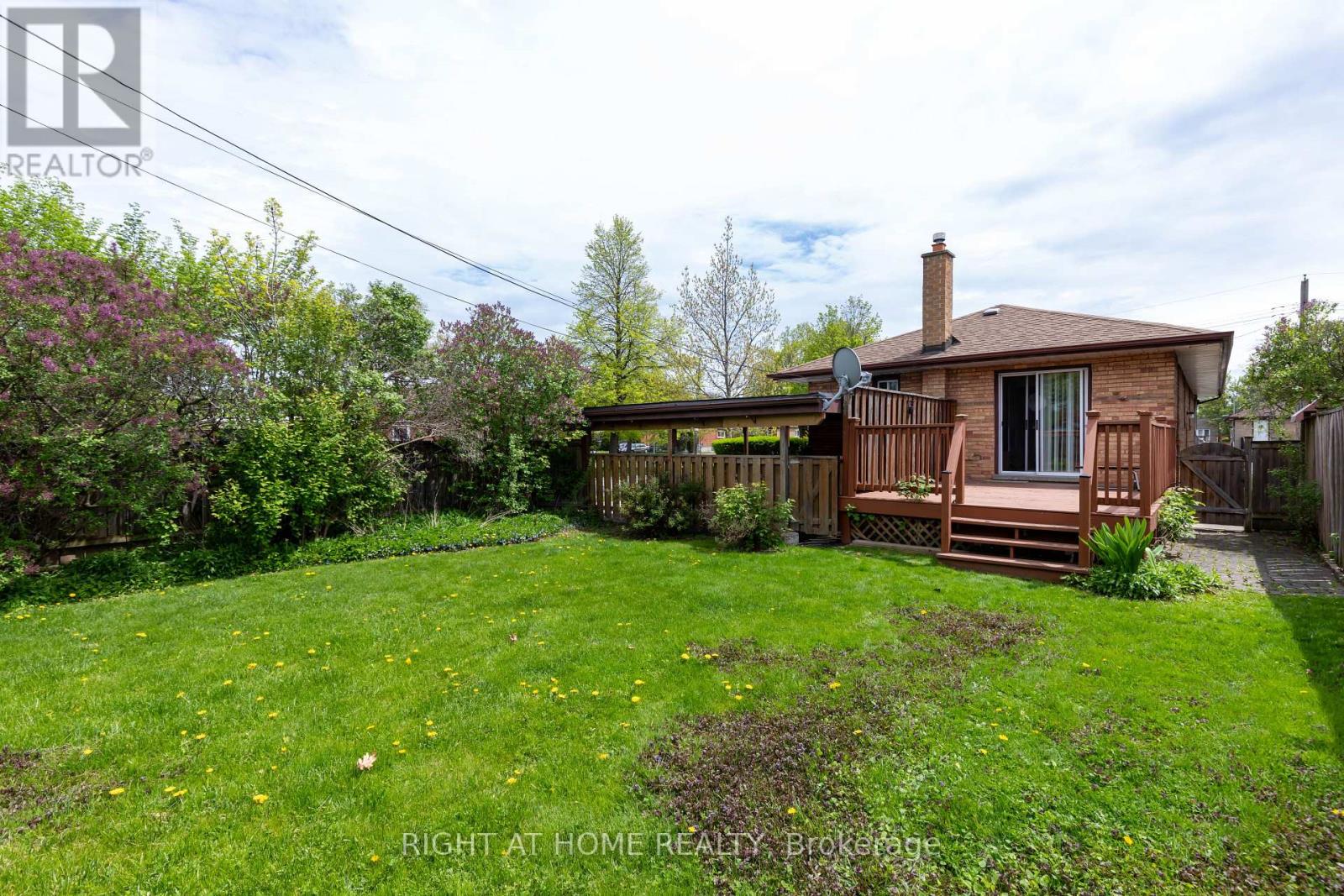 22 Flintridge Road, Toronto, Ontario  M1P 1C1 - Photo 34 - E12147796