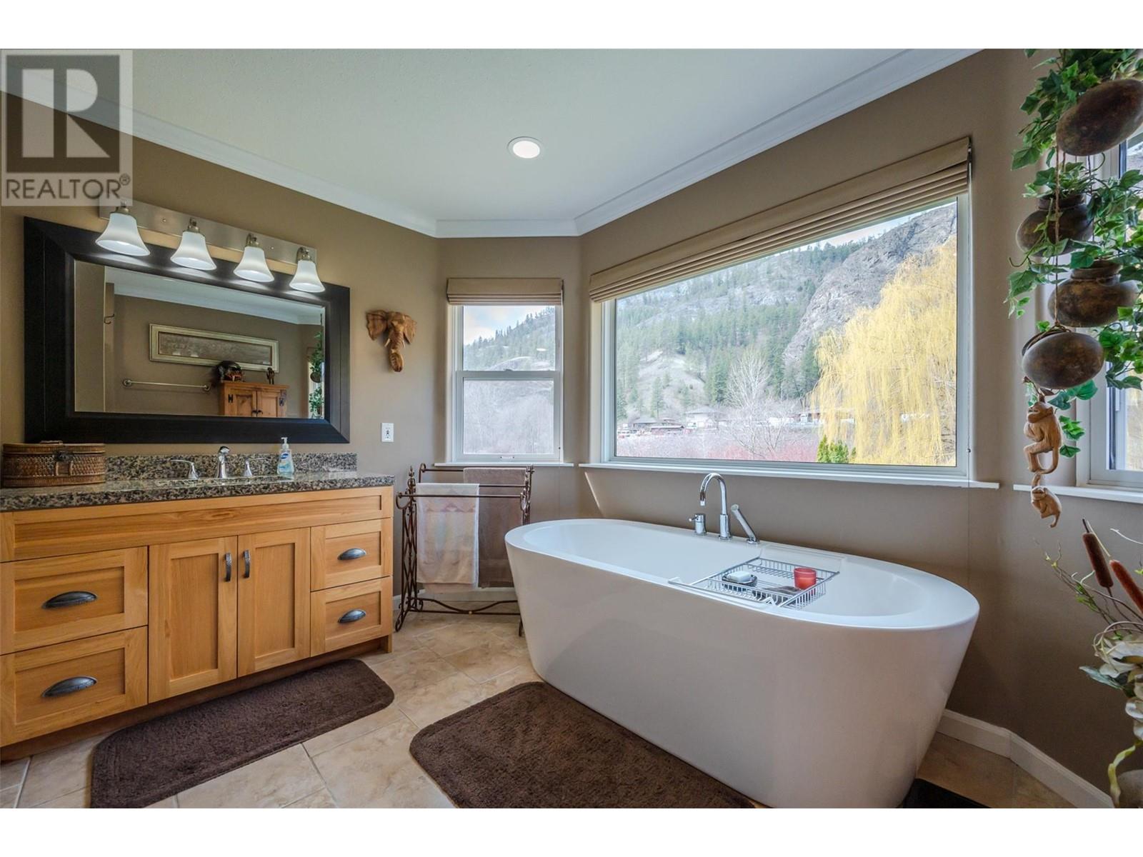 Property at 16612 Garnet Valley Road image 3