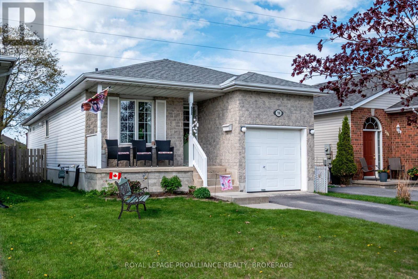 Property at 798 PEACHWOOD STREET image 3