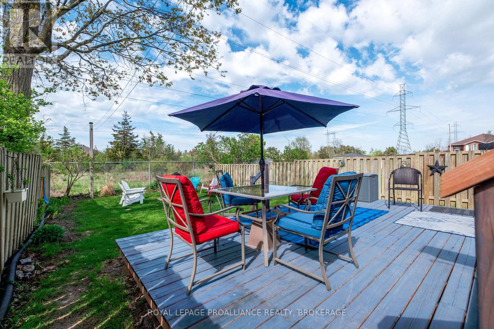 Property at 798 PEACHWOOD STREET image 4