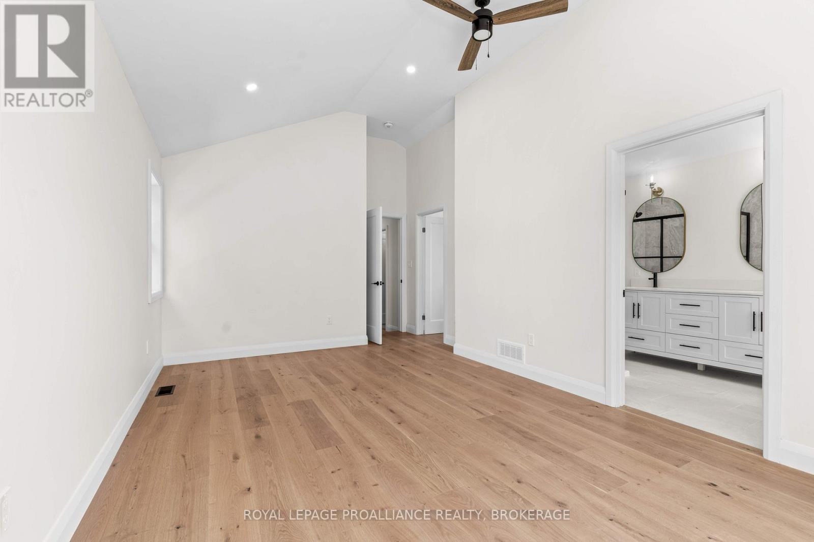 26 Richard Street, Kingston, Ontario  K7M 2J2 - Photo 25 - X12148388