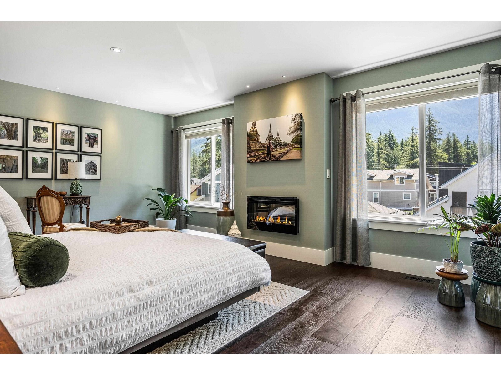Property at 291 HEMLOCK STREET image 3
