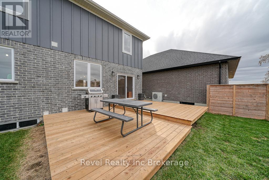 82 Sunview Drive, Norwich, Ontario  N0J 1P0 - Photo 41 - X12148345