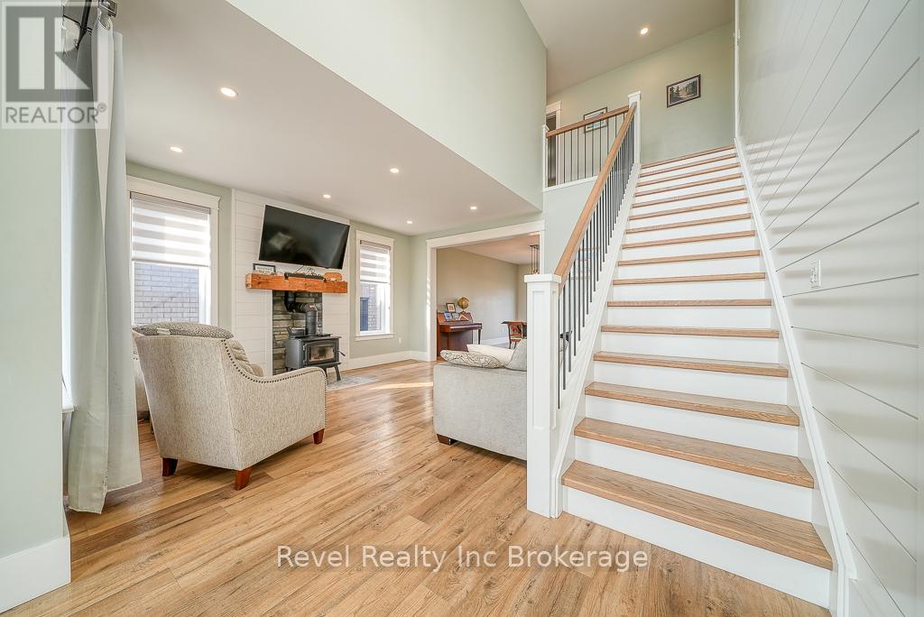 Property at 82 SUNVIEW DRIVE image 5