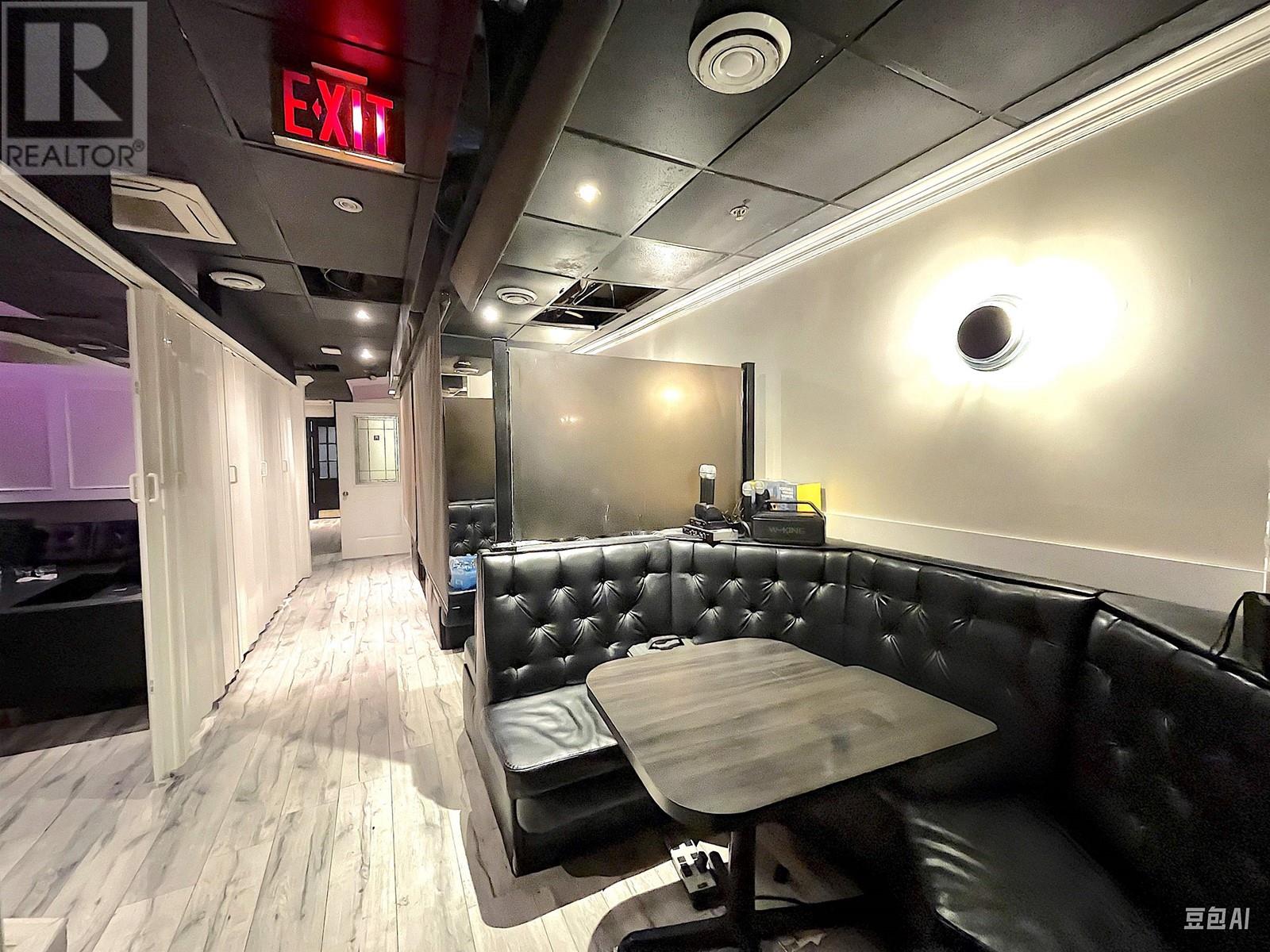 100 1215 W Broadway, Vancouver, British Columbia  V6H 1G7 - Photo 32 - C8066563