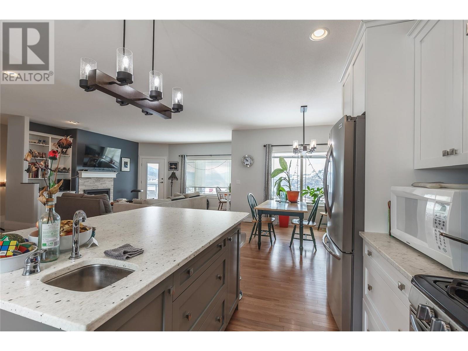 647 Middleton Way, Coldstream, British Columbia  V1B 2V5 - Photo 10 - 10338428