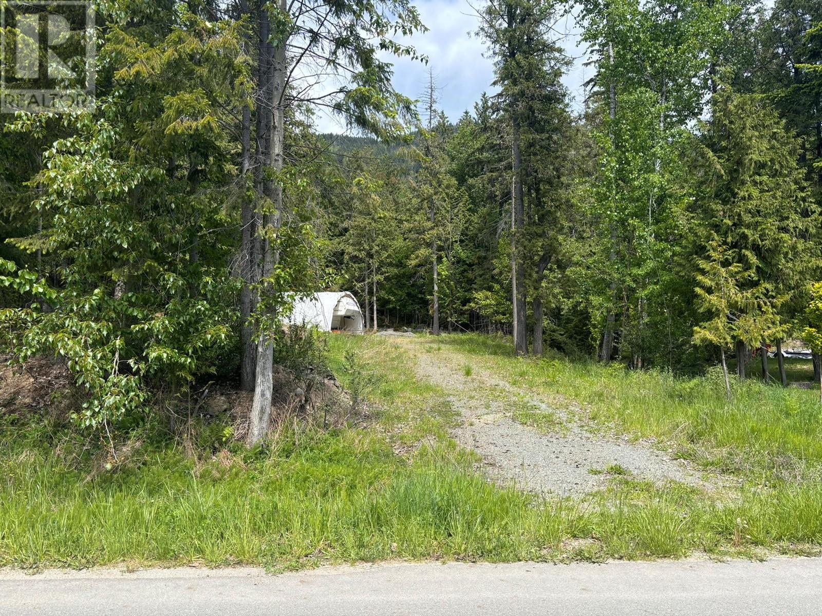 7399 Estate Drive, Anglemont, British Columbia  V0E 1M8 - Photo 2 - 10347785