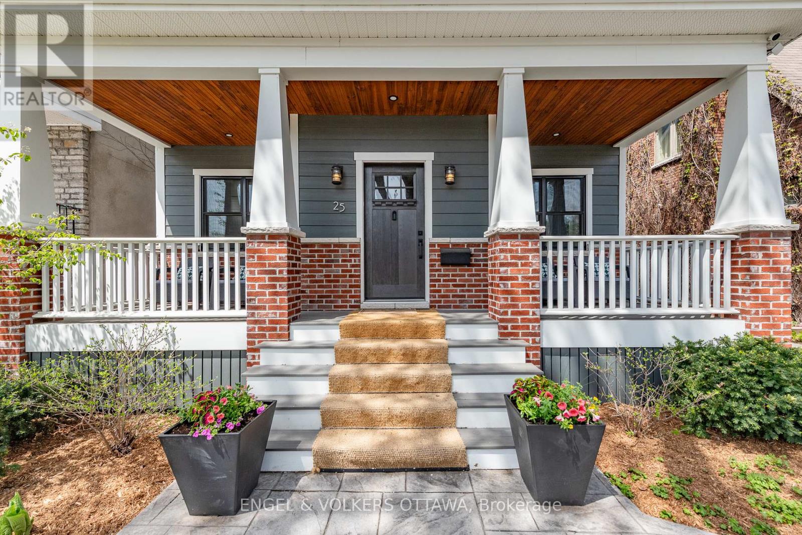 Property at 25 MASON TERRACE image 4