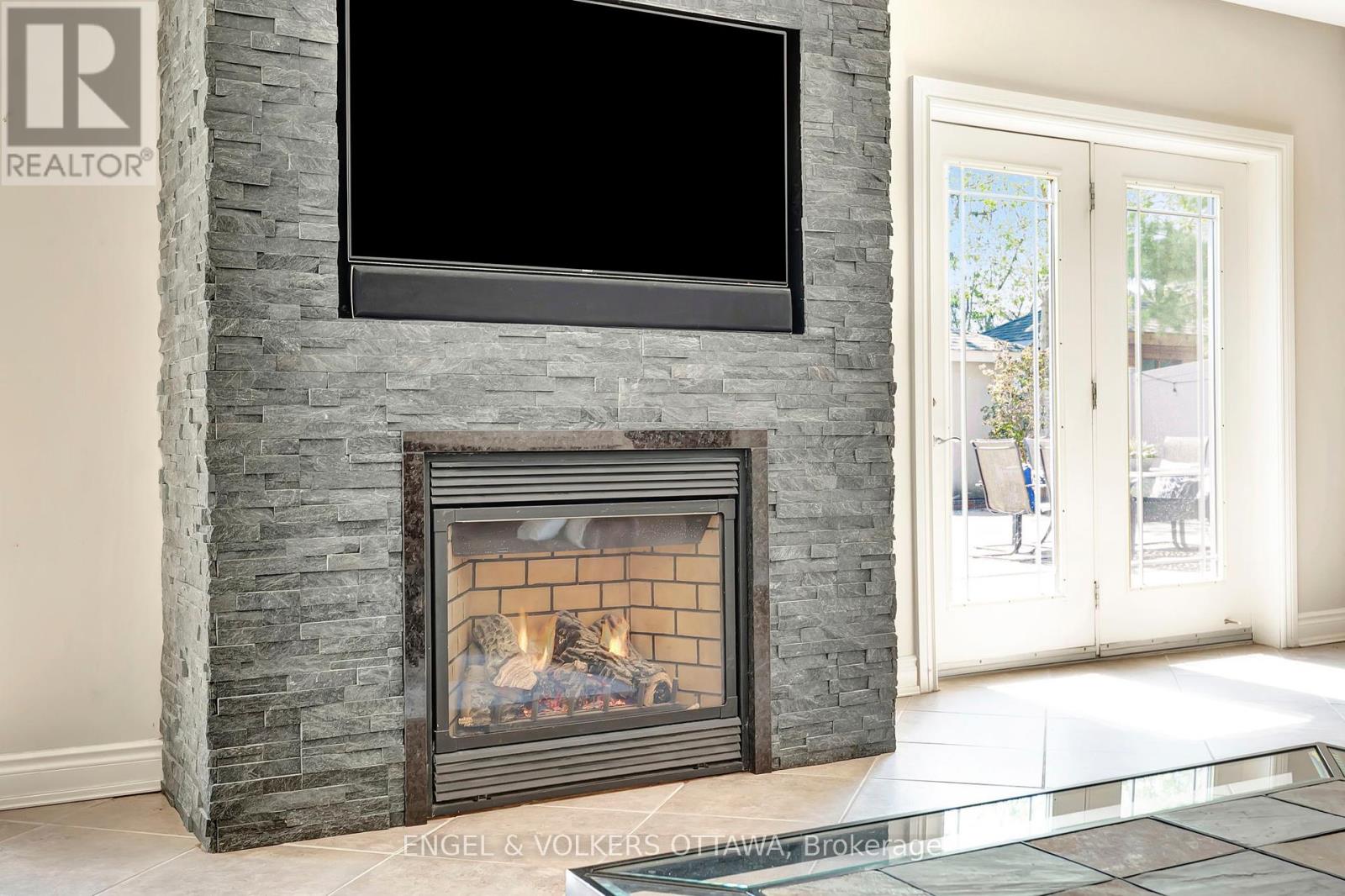 2 Beechgrove Gardens, Ottawa, Ontario  K2S 1W5 - Photo 37 - X12148251