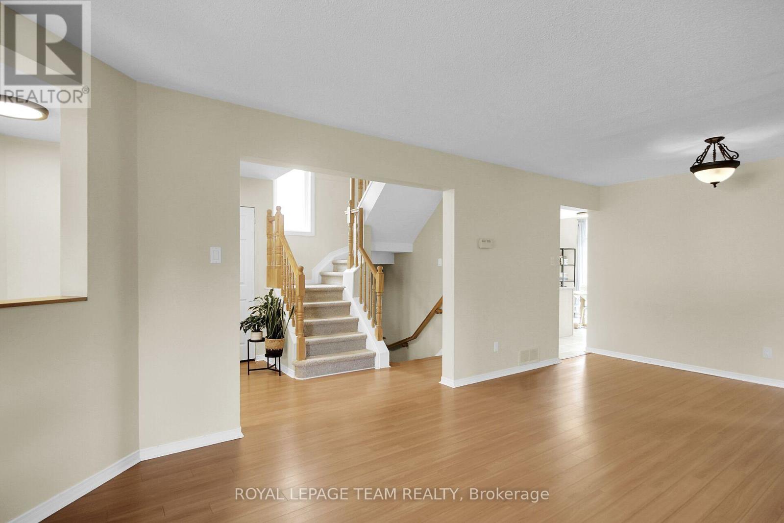 102 Longshire Circle, Ottawa, Ontario  K2J 4K8 - Photo 16 - X12148310