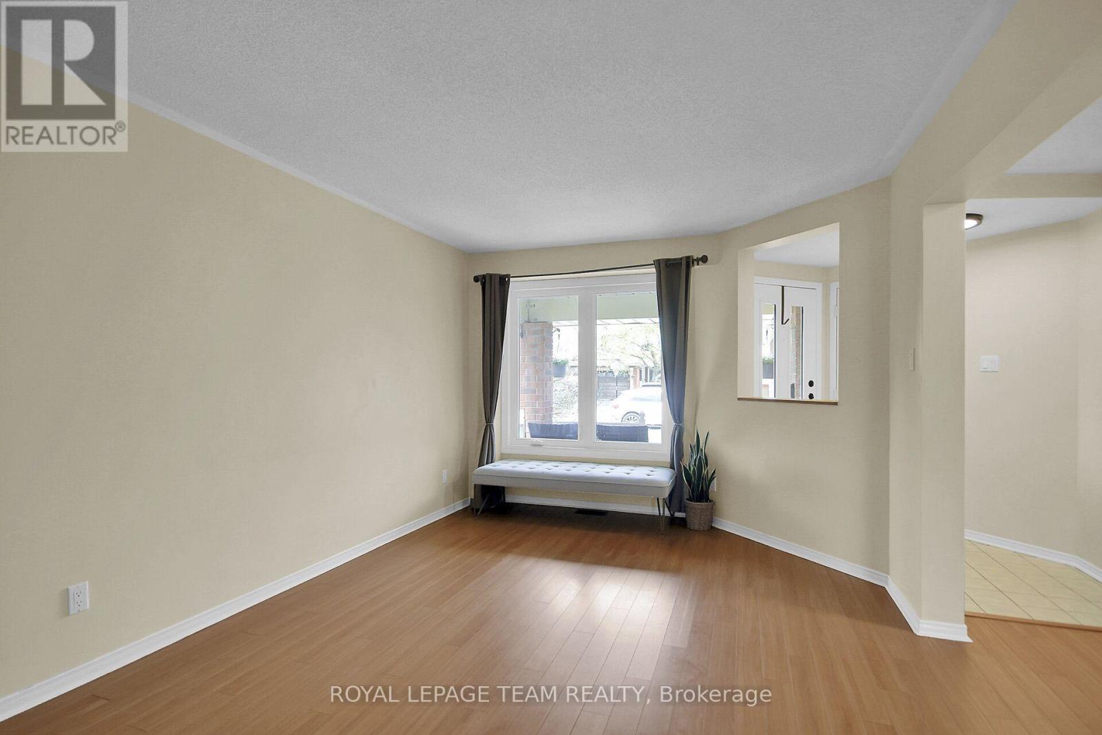 102 Longshire Circle, Ottawa, Ontario  K2J 4K8 - Photo 17 - X12148310