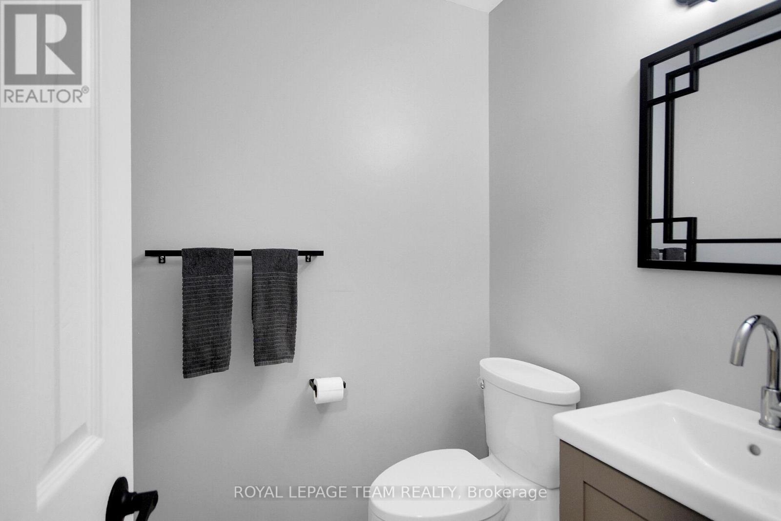 102 Longshire Circle, Ottawa, Ontario  K2J 4K8 - Photo 26 - X12148310