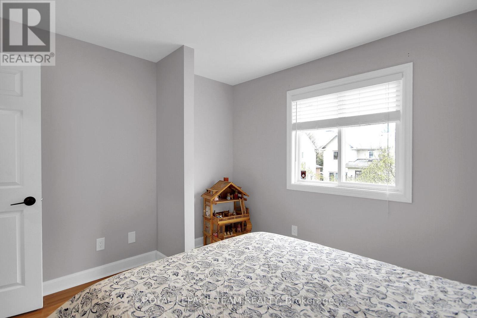 102 Longshire Circle, Ottawa, Ontario  K2J 4K8 - Photo 37 - X12148310