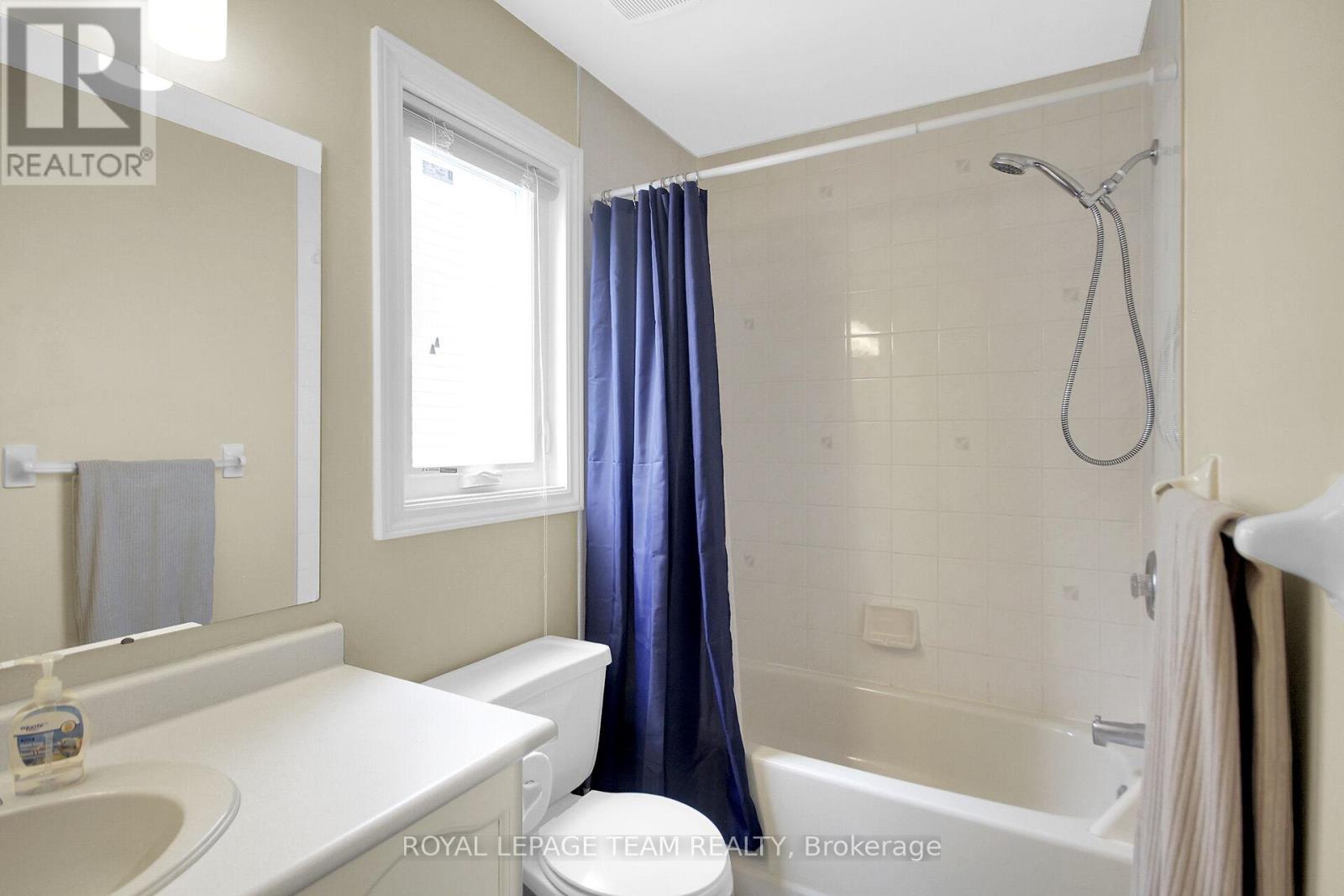 102 Longshire Circle, Ottawa, Ontario  K2J 4K8 - Photo 39 - X12148310