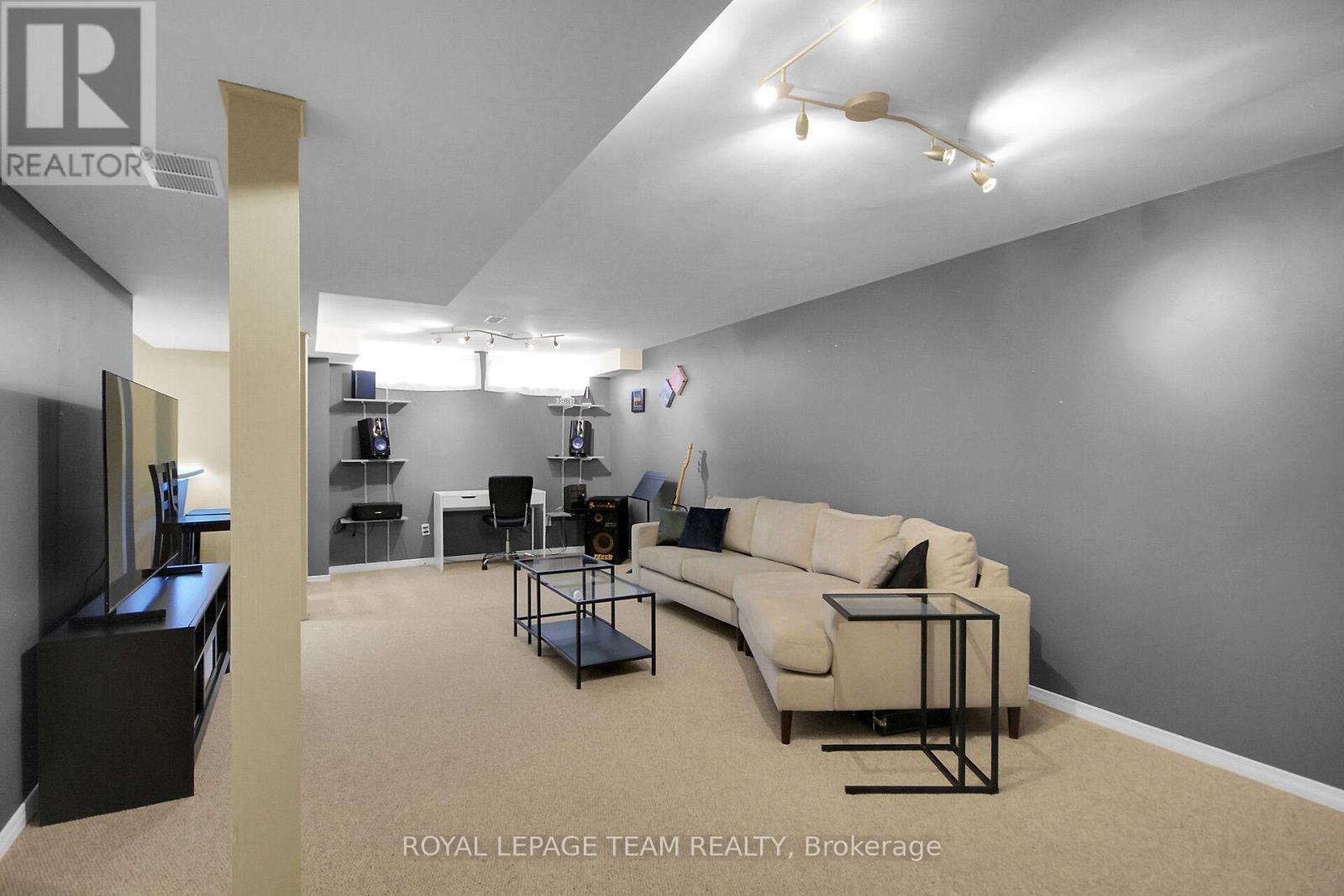 102 Longshire Circle, Ottawa, Ontario  K2J 4K8 - Photo 46 - X12148310