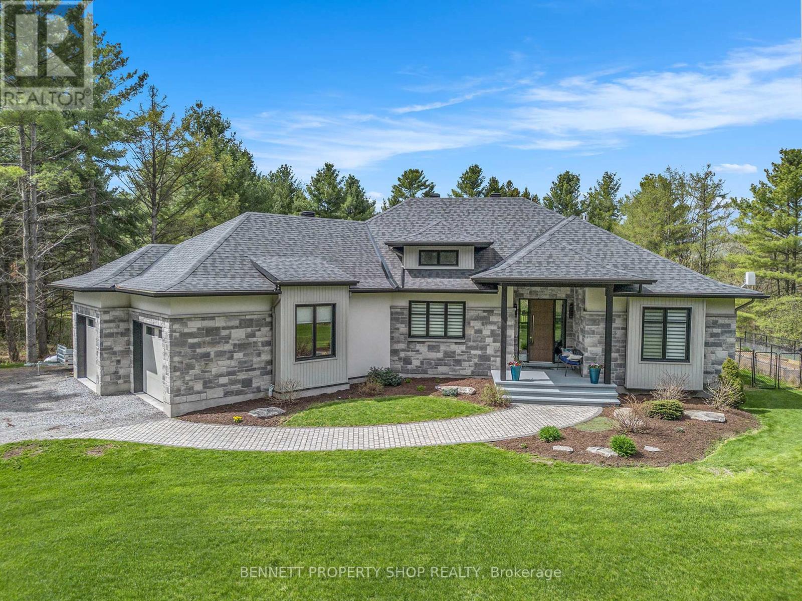 Property at 1950 BECKETT'S CREEK ROAD image 1