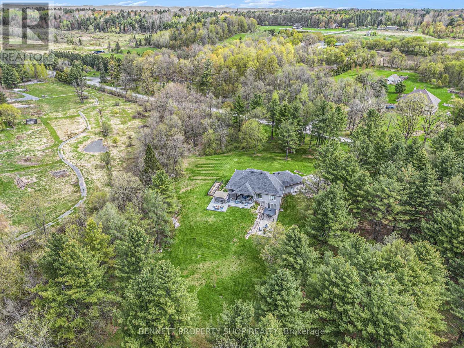 Property at 1950 BECKETT'S CREEK ROAD image 2