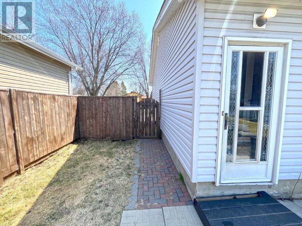 218 Maple Ave, Thunder Bay, Ontario  P7B 4V5 - Photo 34 - TB251042