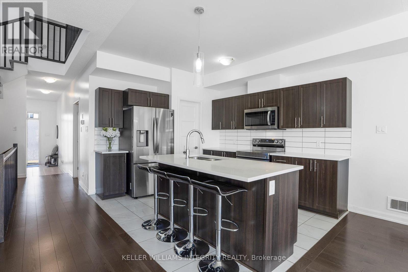 168 Turquoise Street, Clarence-Rockland, Ontario  K4K 0L5 - Photo 8 - X12071590