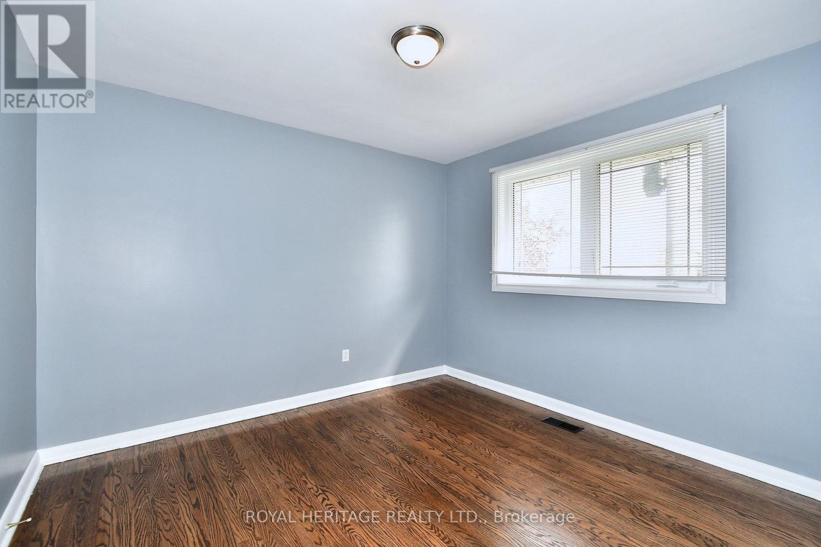 819 Brookdale Crescent, Peterborough North, Ontario  K9H 6A5 - Photo 10 - X12148282