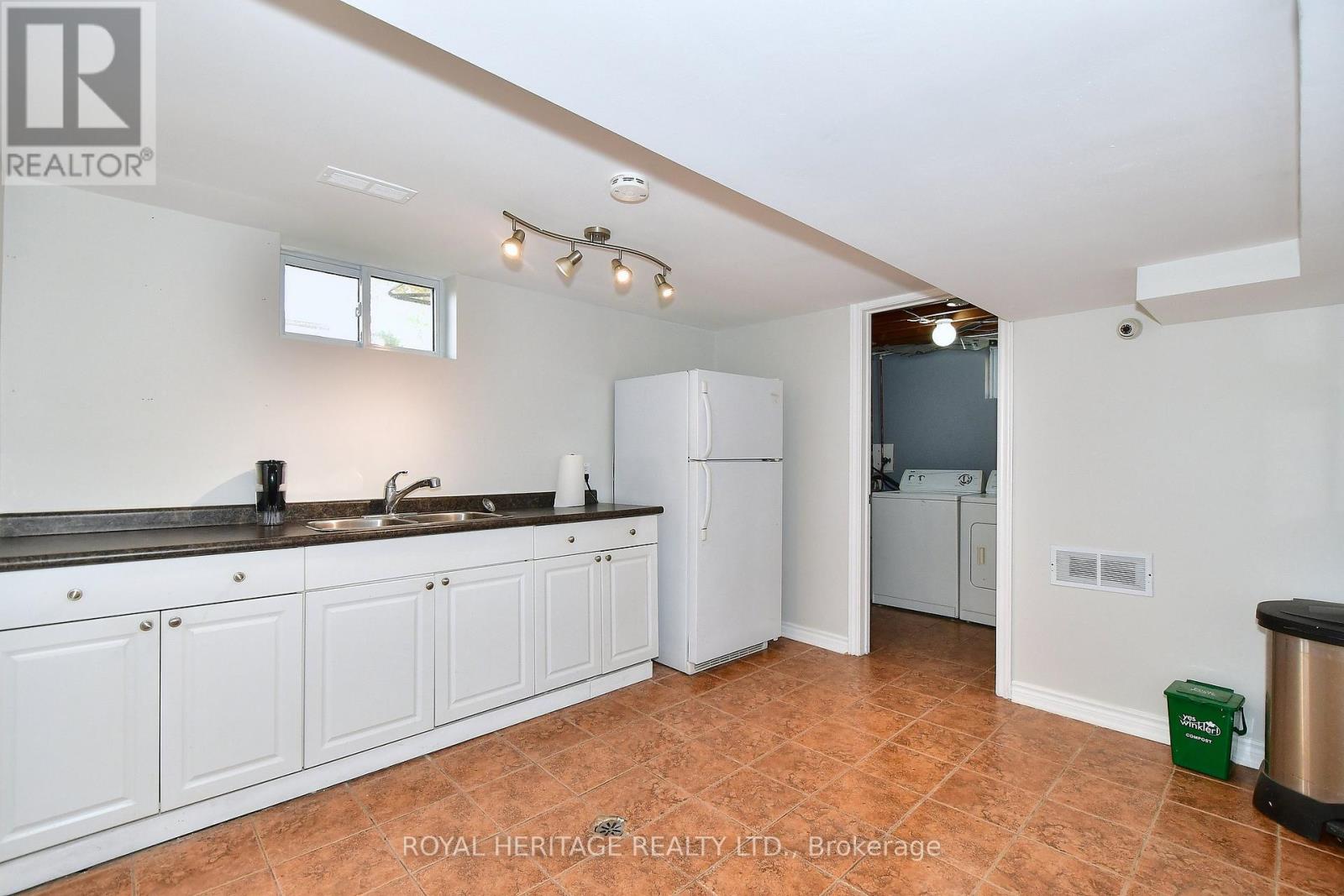 819 Brookdale Crescent, Peterborough North, Ontario  K9H 6A5 - Photo 21 - X12148282