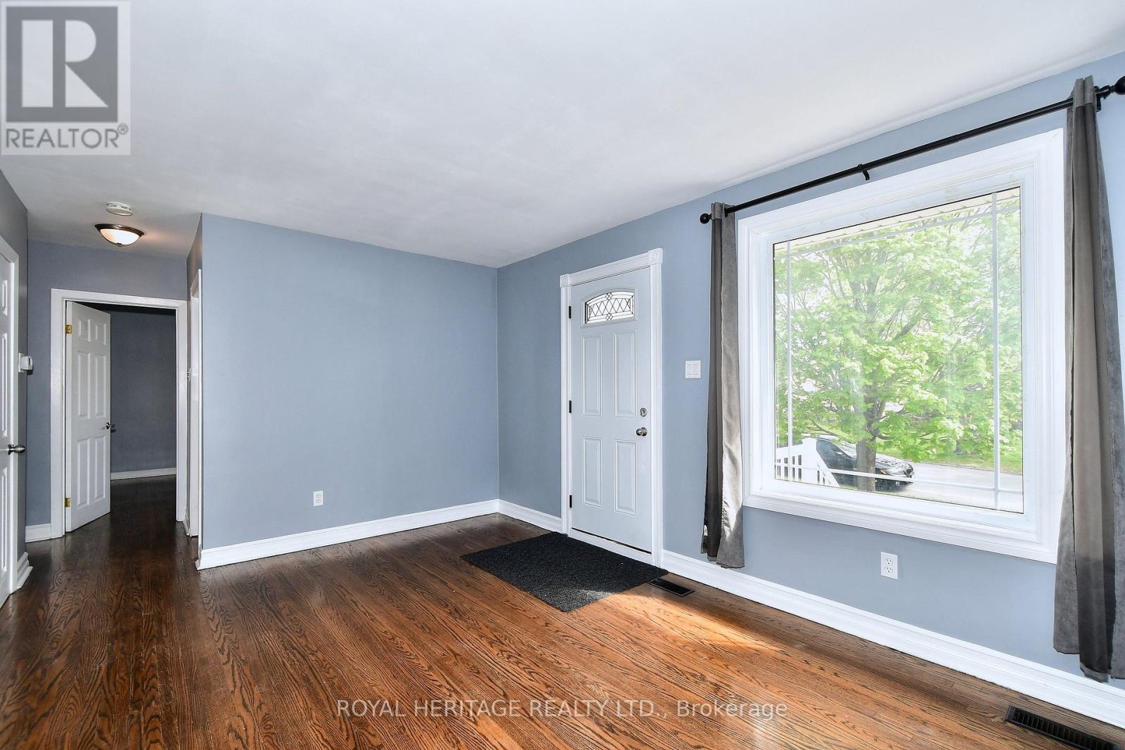 819 Brookdale Crescent, Peterborough North, Ontario  K9H 6A5 - Photo 4 - X12148282