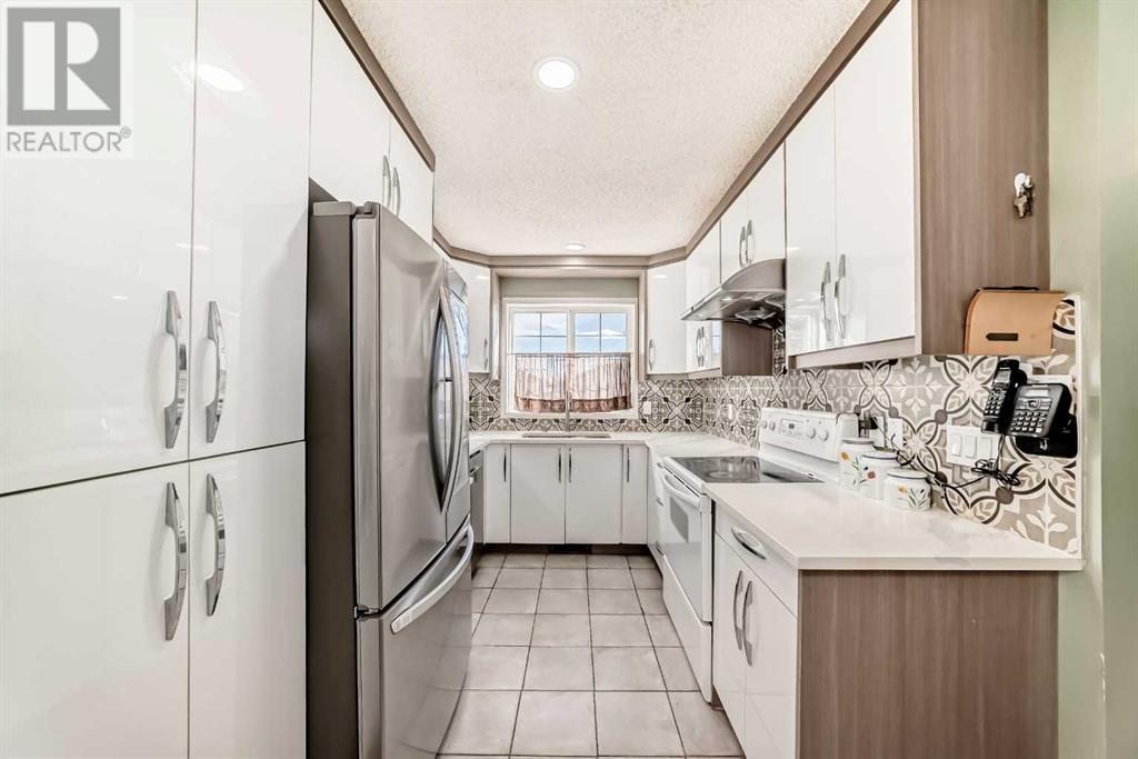 Property at 12 Castlebrook Way NE image 5