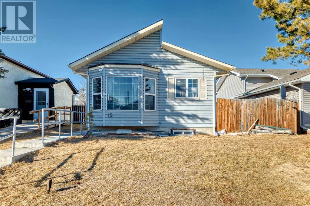 Property at 12 Castlebrook Way NE image 1
