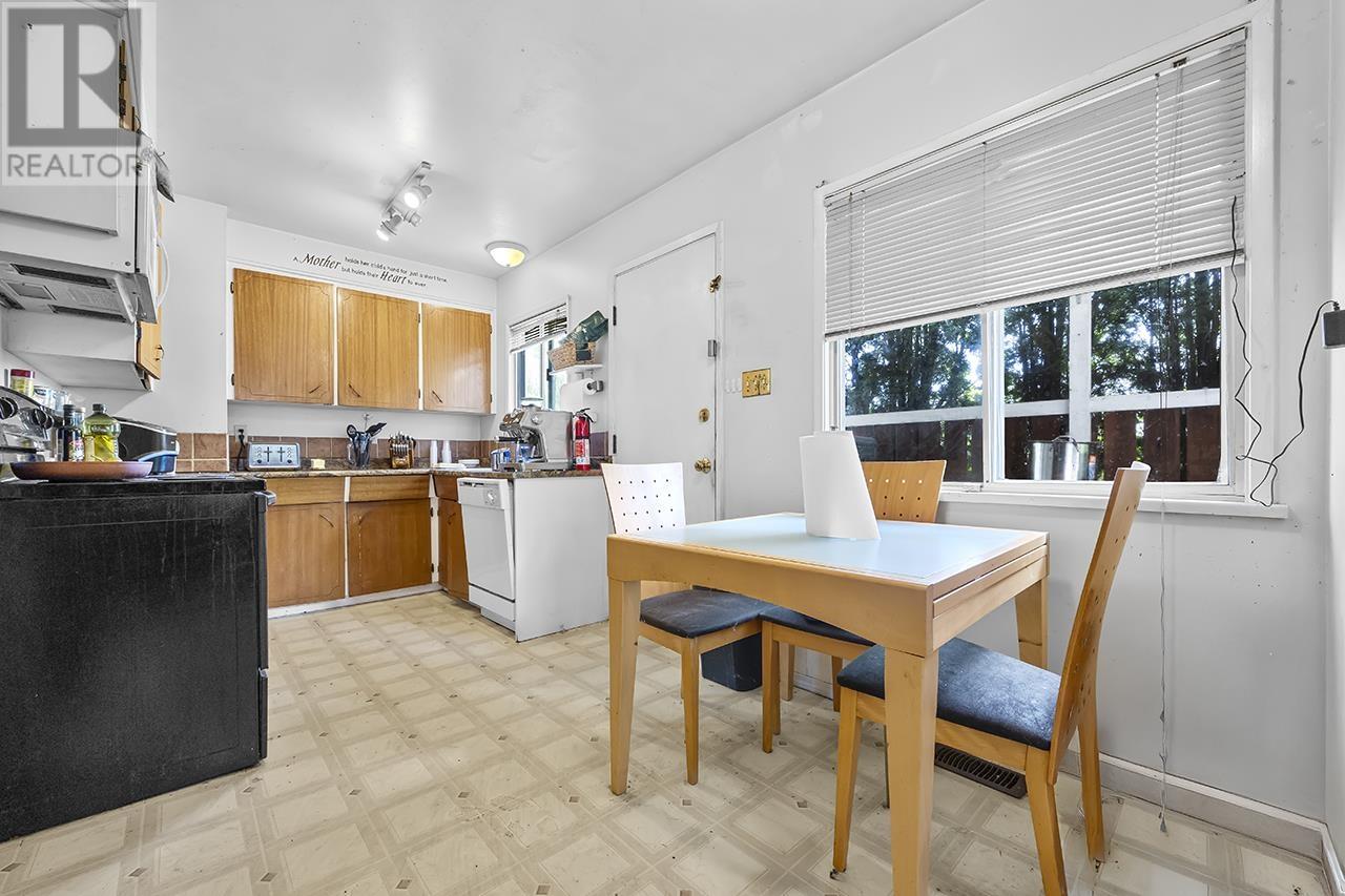 21670 119 Avenue, Maple Ridge, British Columbia  V2X 2Y3 - Photo 6 - R3002100