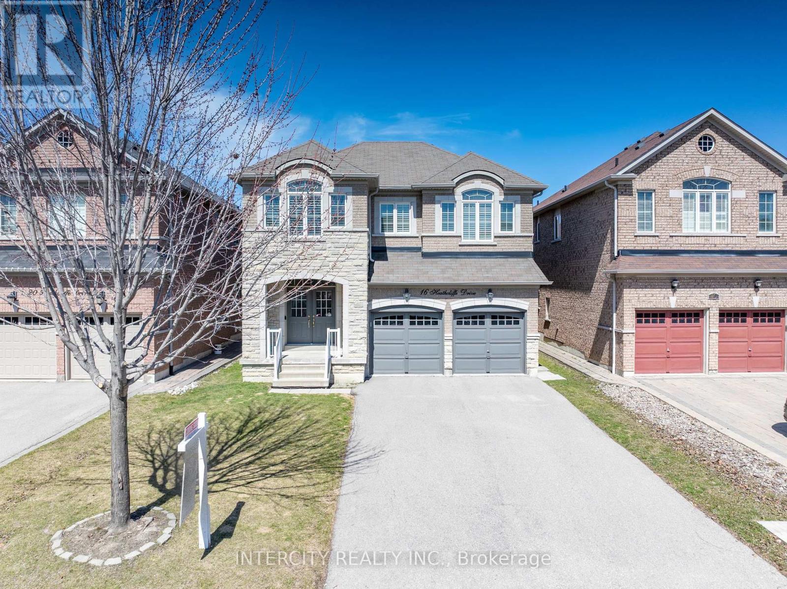 16 HEATHCLIFFE DRIVE, Vaughan, Ontario